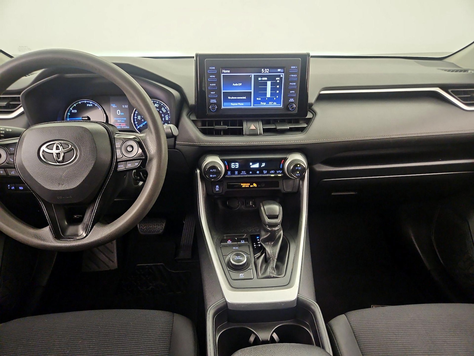 2019 Toyota RAV4 LE - Photo 10