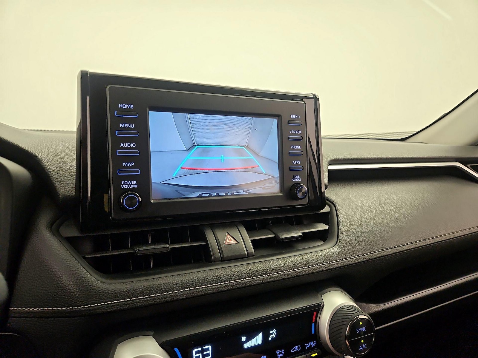 2019 Toyota RAV4 LE - Photo 15