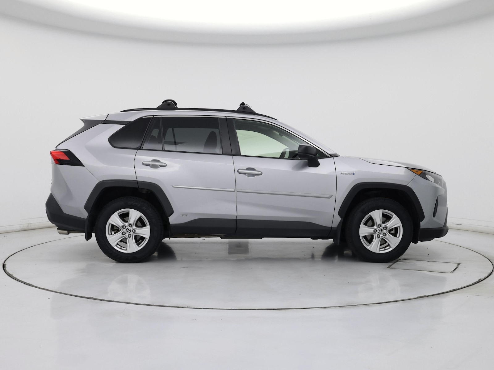 2019 Toyota RAV4 LE - Photo 8
