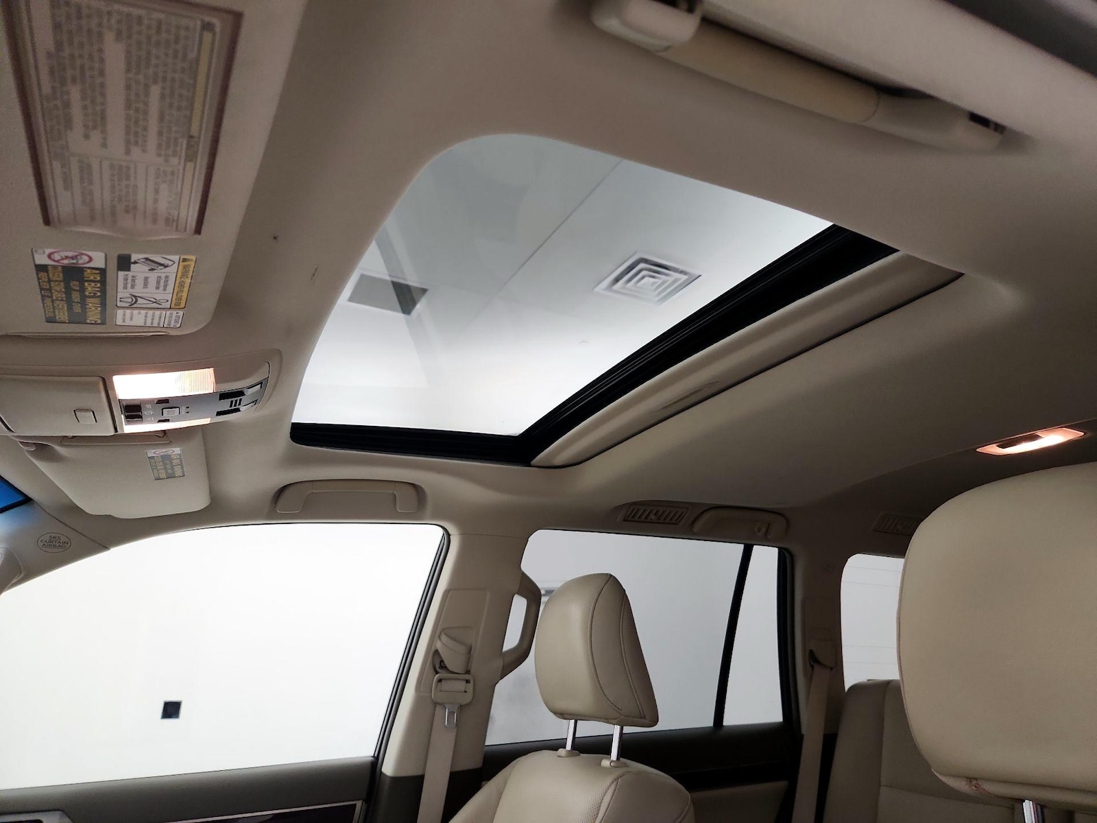 Sunroof(s) & Overhead Airbags