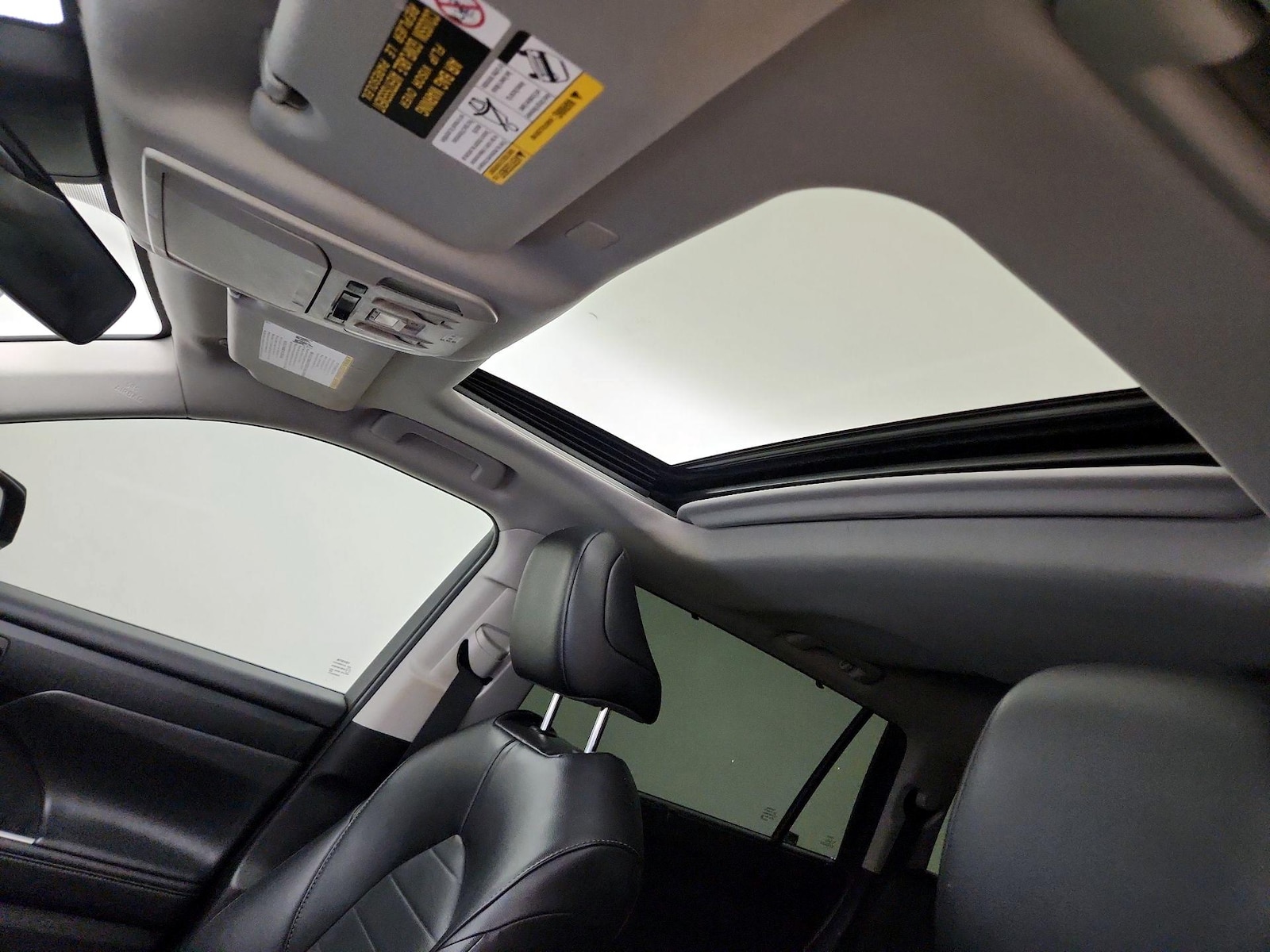 Sunroof(s) & Overhead Airbags