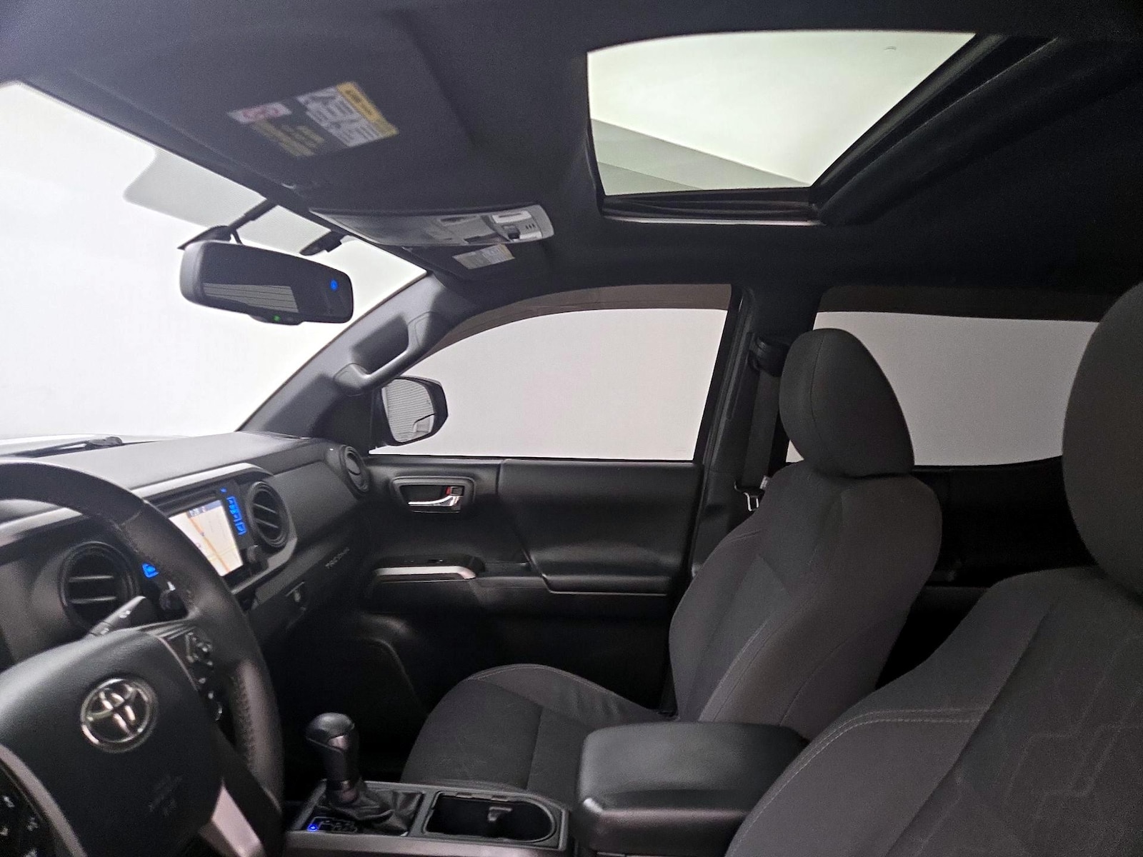 Sunroof(s) & Overhead Airbags
