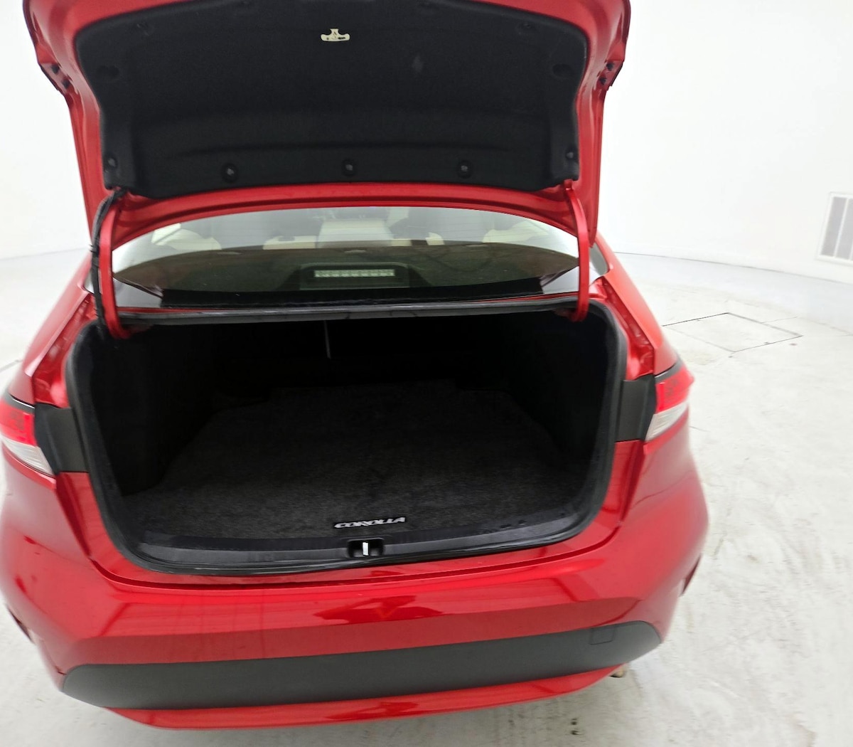 Trunk/Cargo (Seats Up)