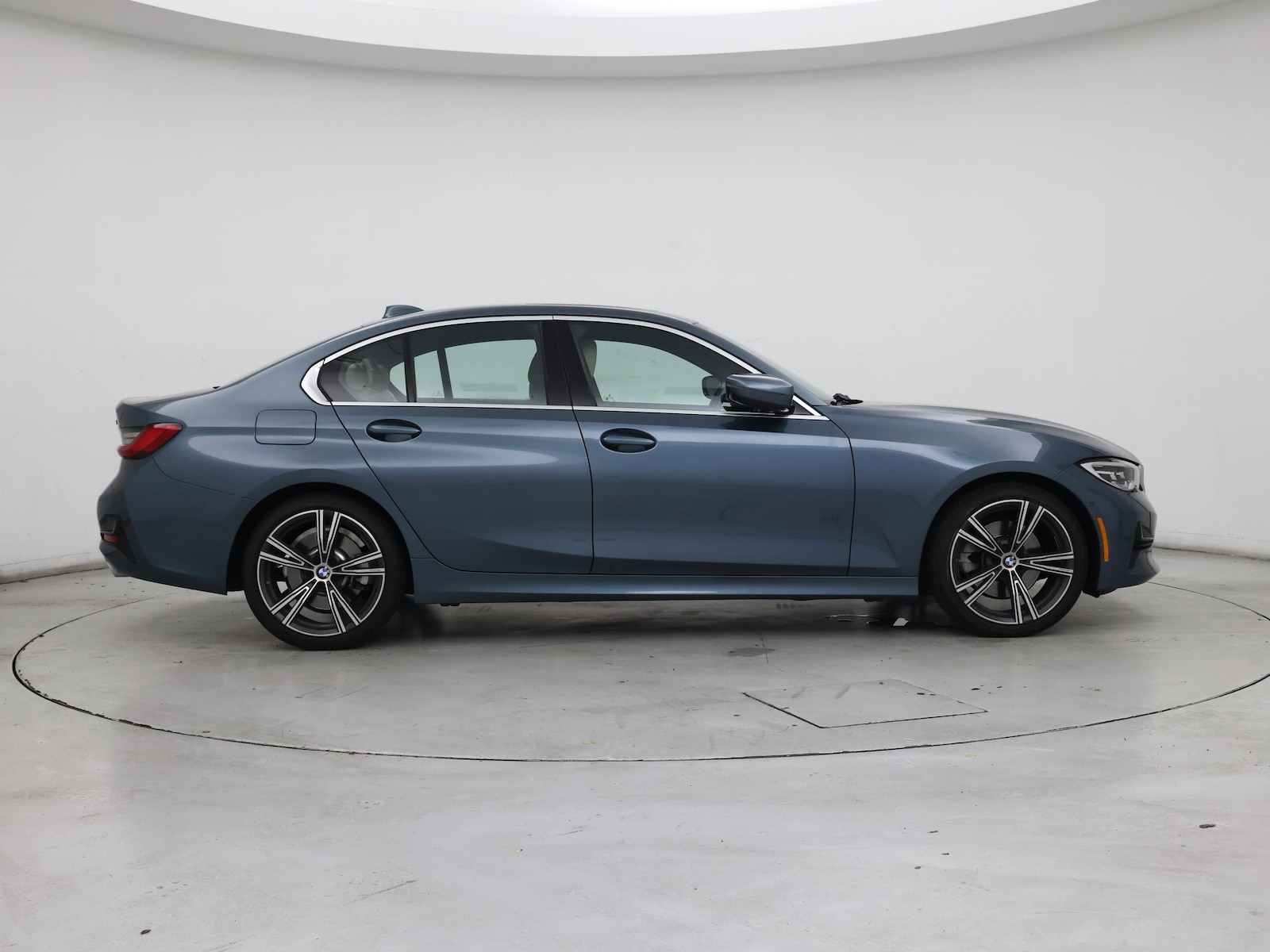 2021 BMW 3 Series 330i - Photo 8