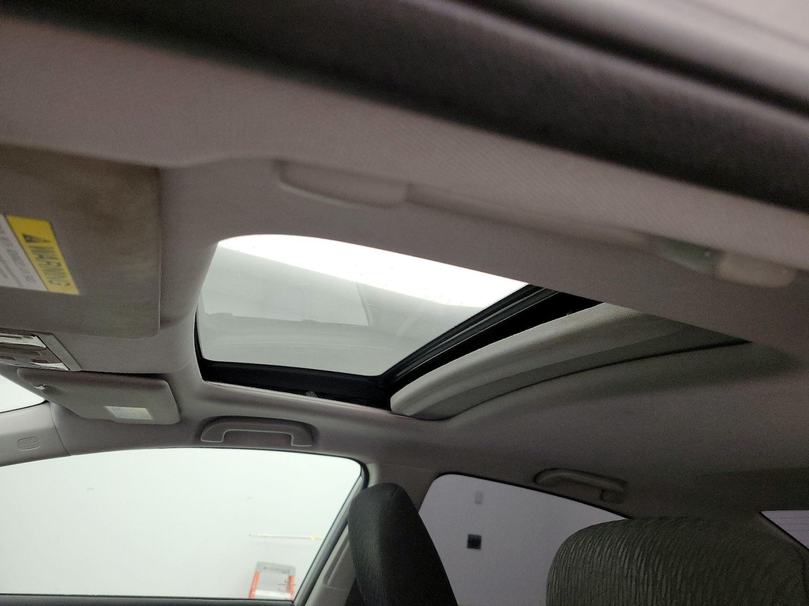 Sunroof(s) & Overhead Airbags