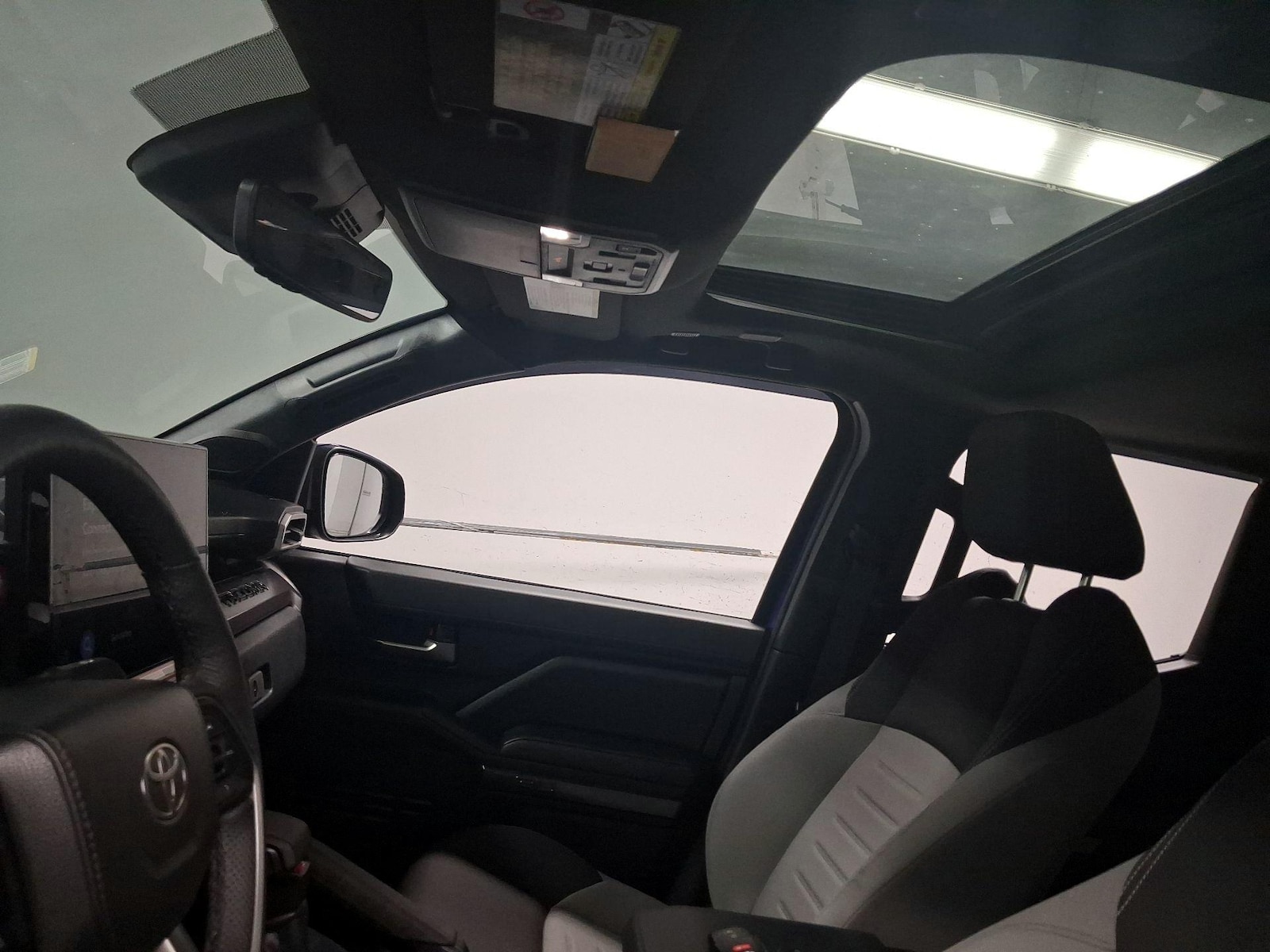 Sunroof(s) & Overhead Airbags