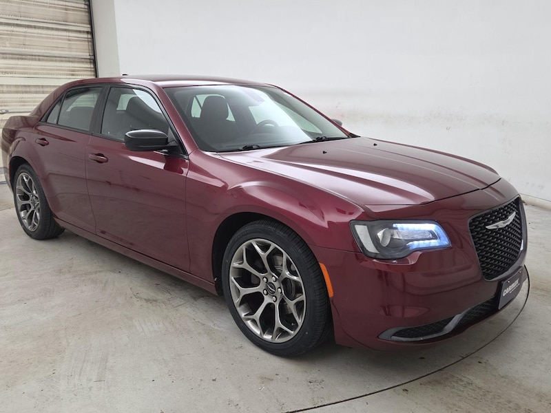 2018 Chrysler 300 Touring