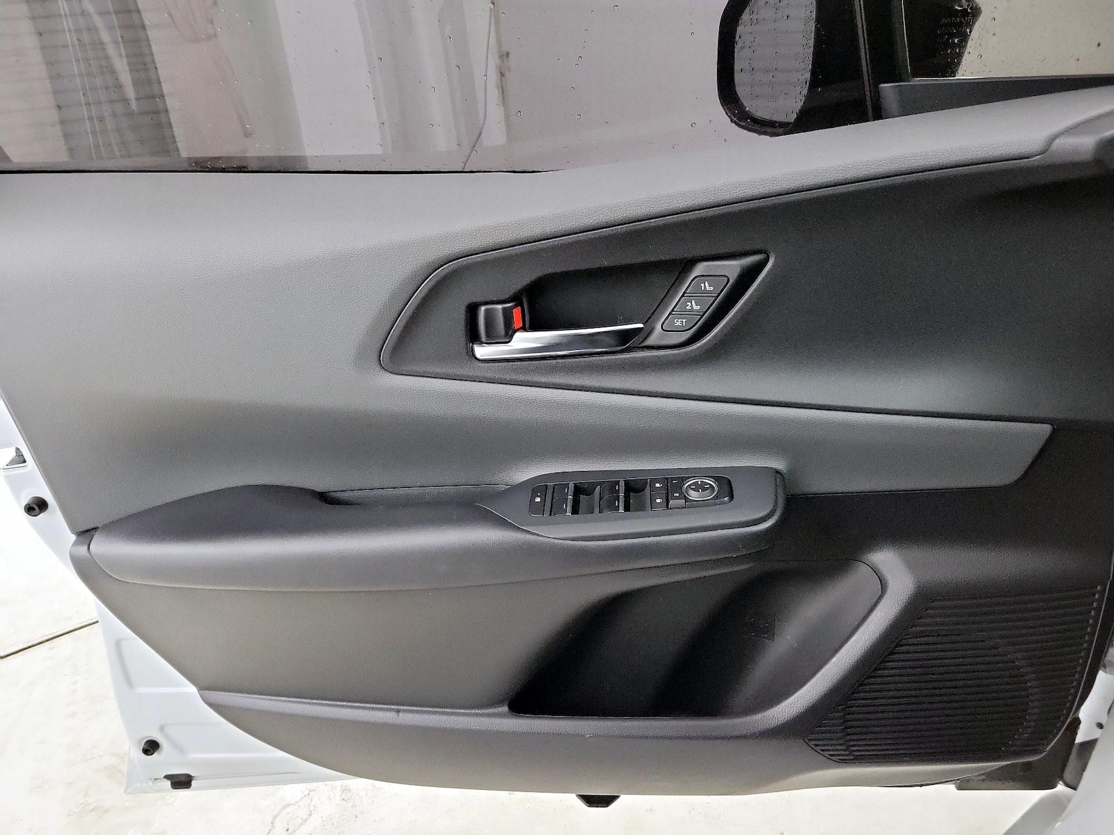 2023 Toyota Prius Limited - Photo 13