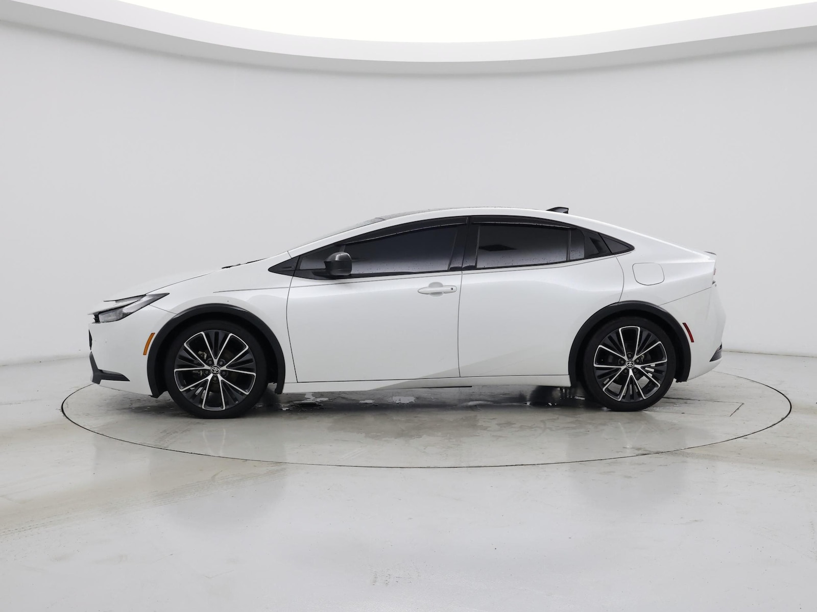 2023 Toyota Prius Limited - Photo 4