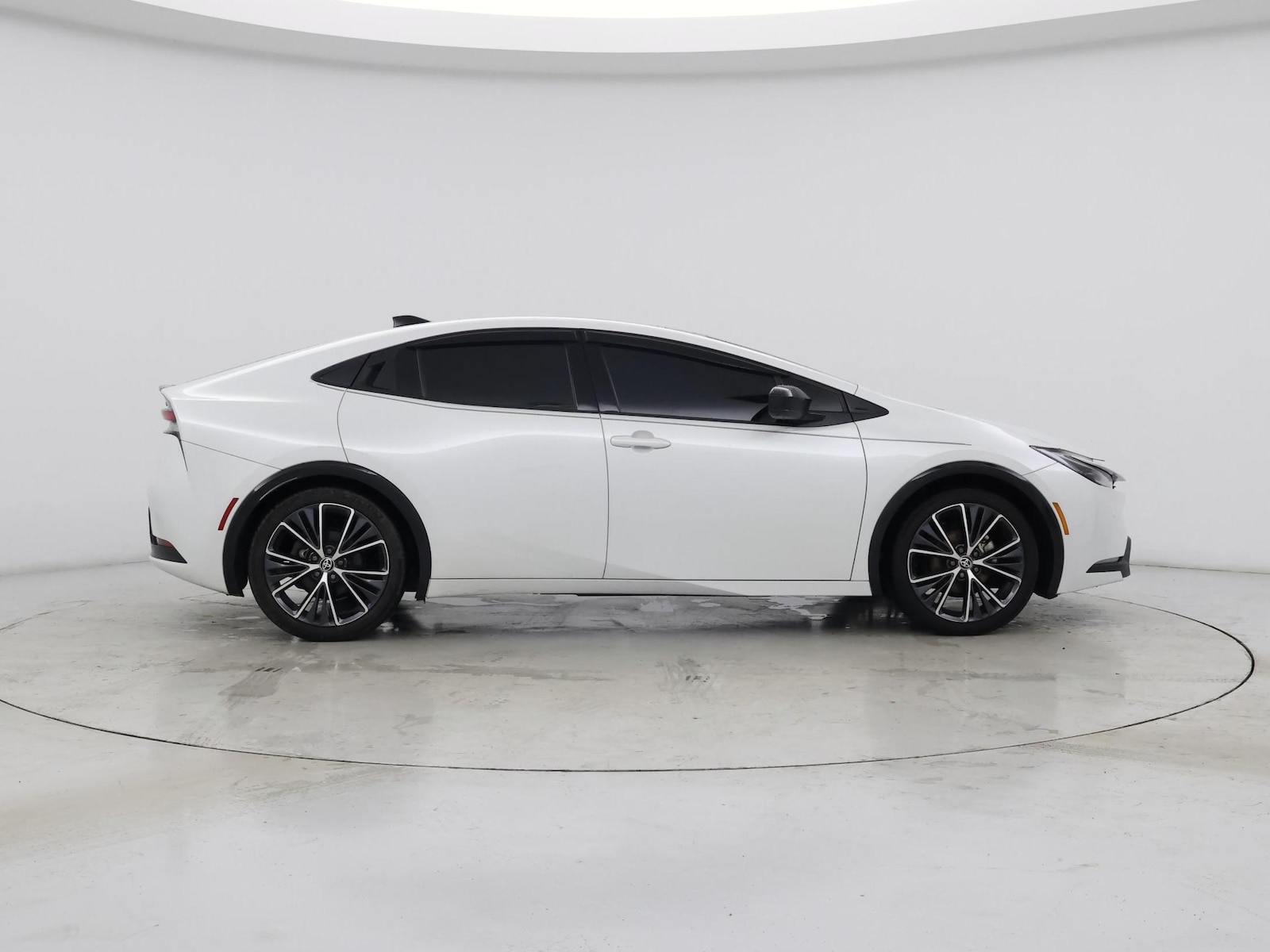 2023 Toyota Prius Limited - Photo 8