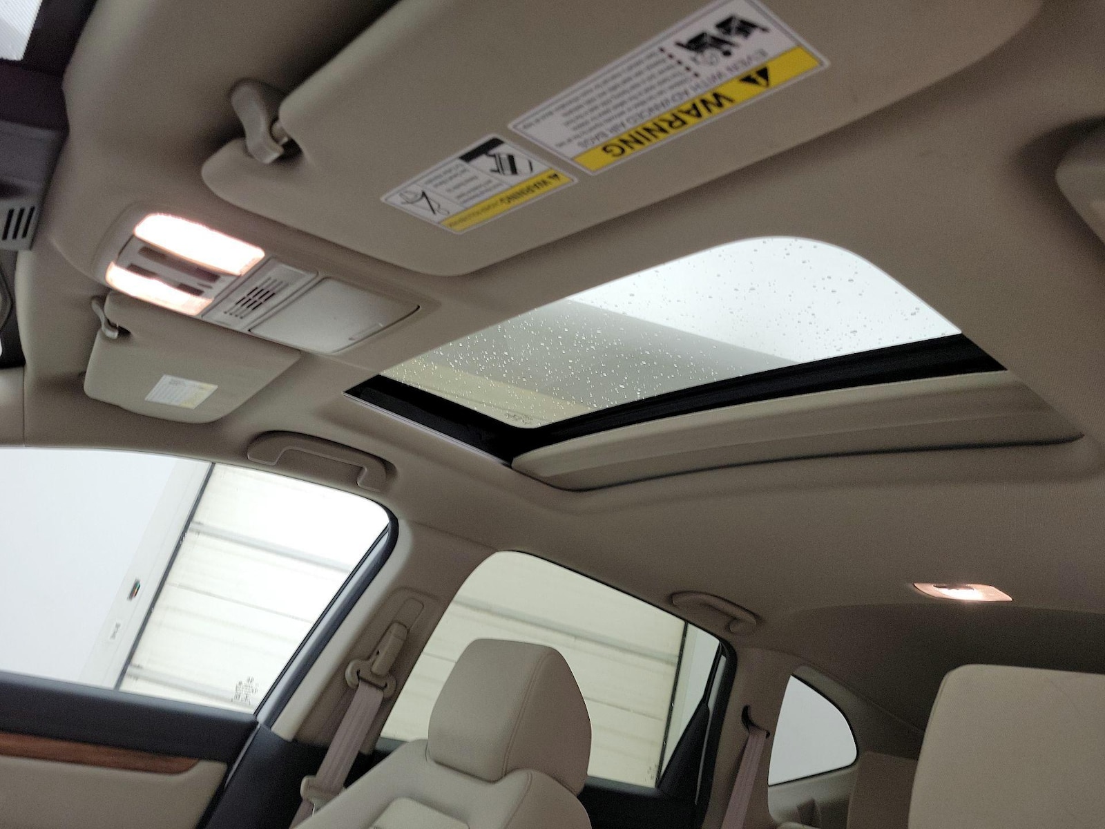 Sunroof(s) & Overhead Airbags