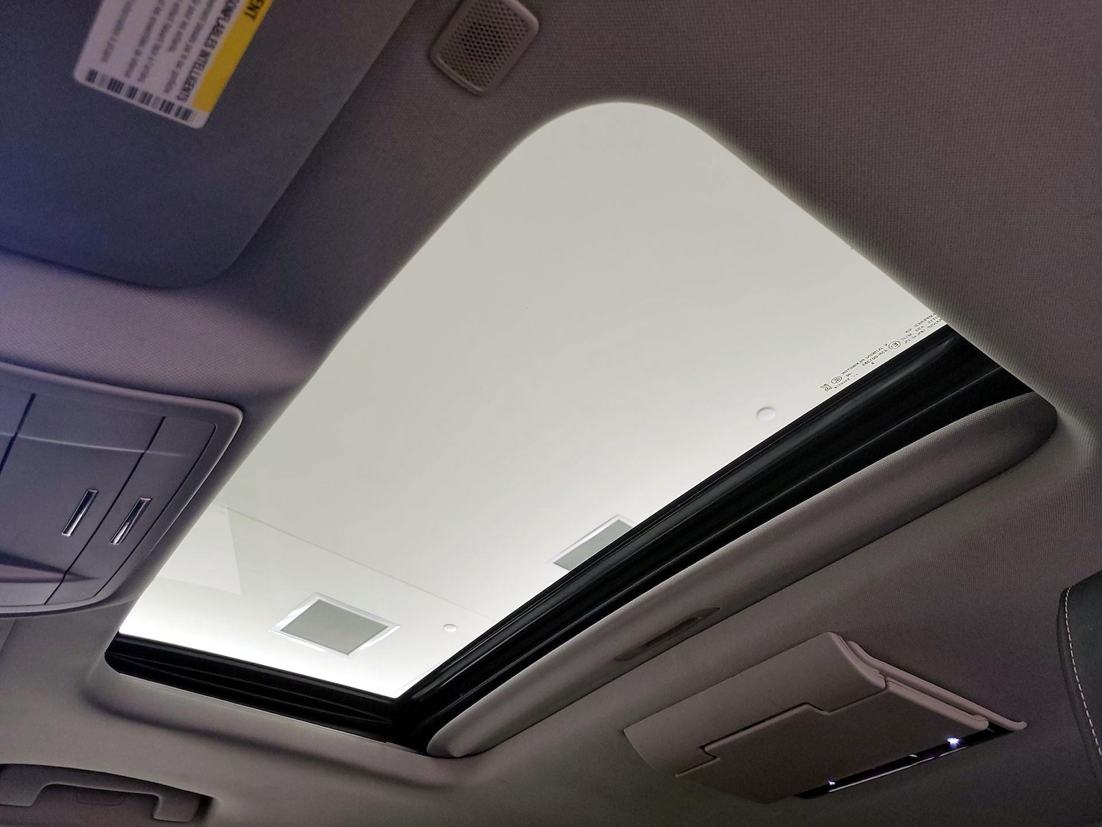 Sunroof(s) & Overhead Airbags