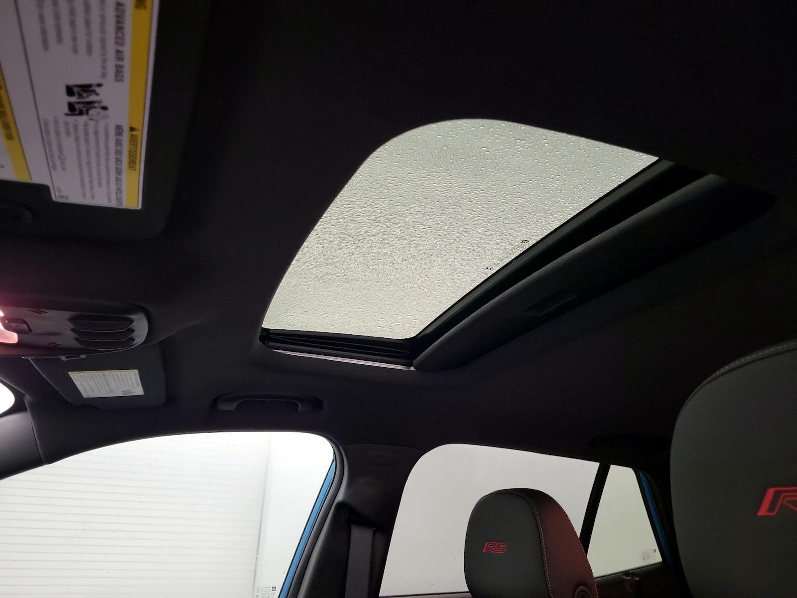 Sunroof(s) & Overhead Airbags