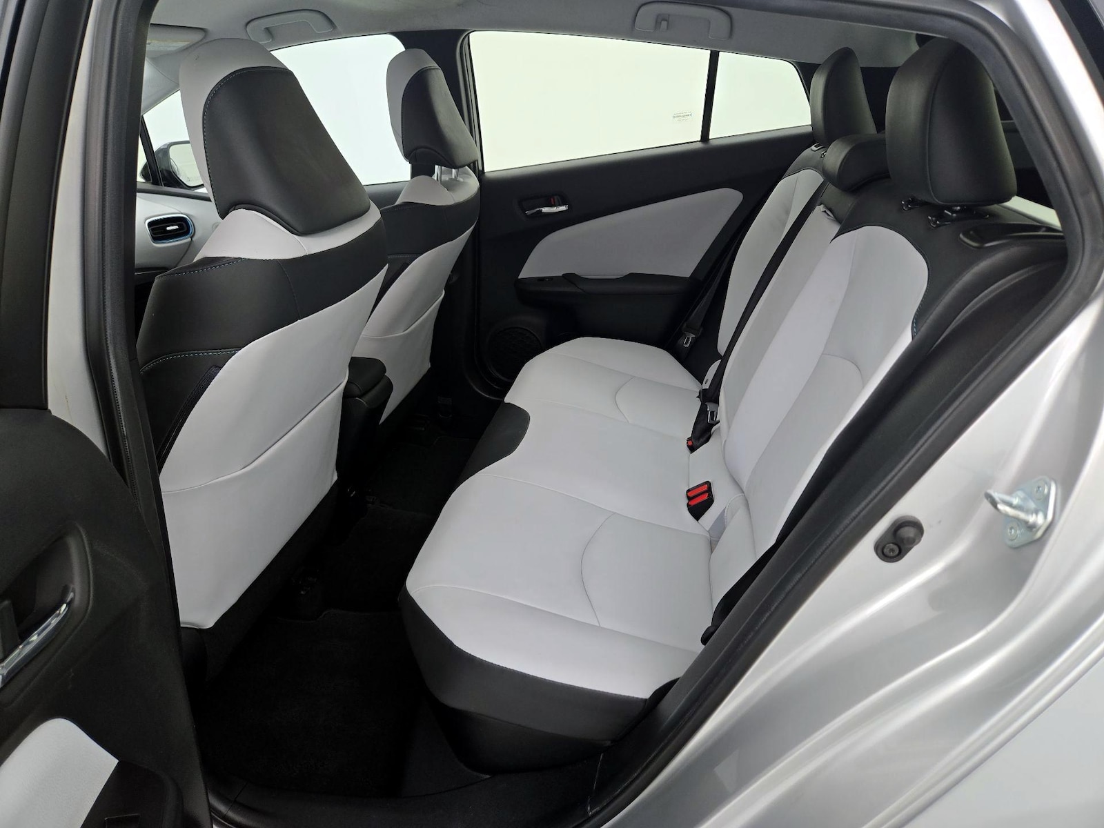 2016 Toyota Prius Four - Photo 21
