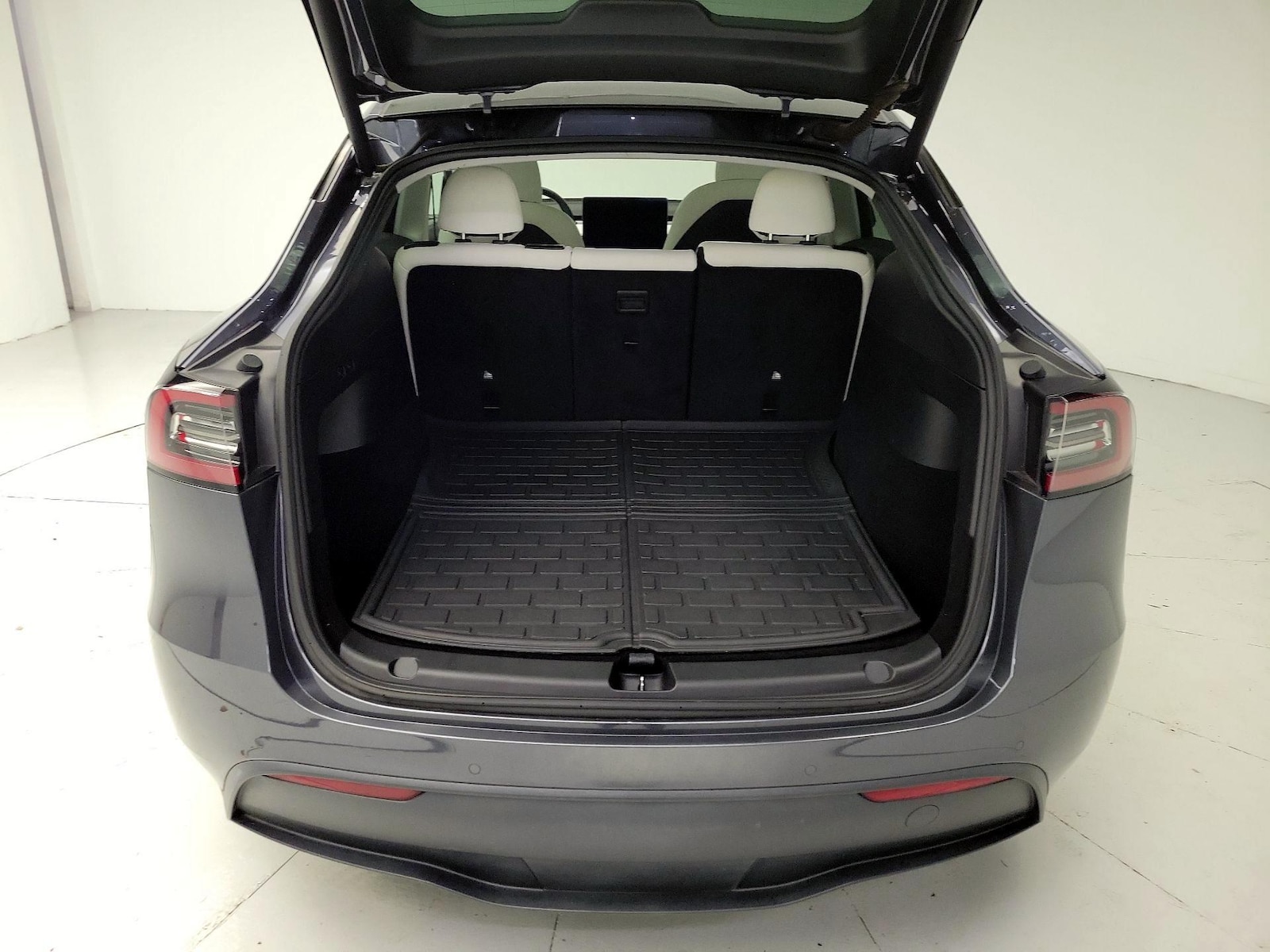 2021 Tesla Model Y Long Range - Photo 22