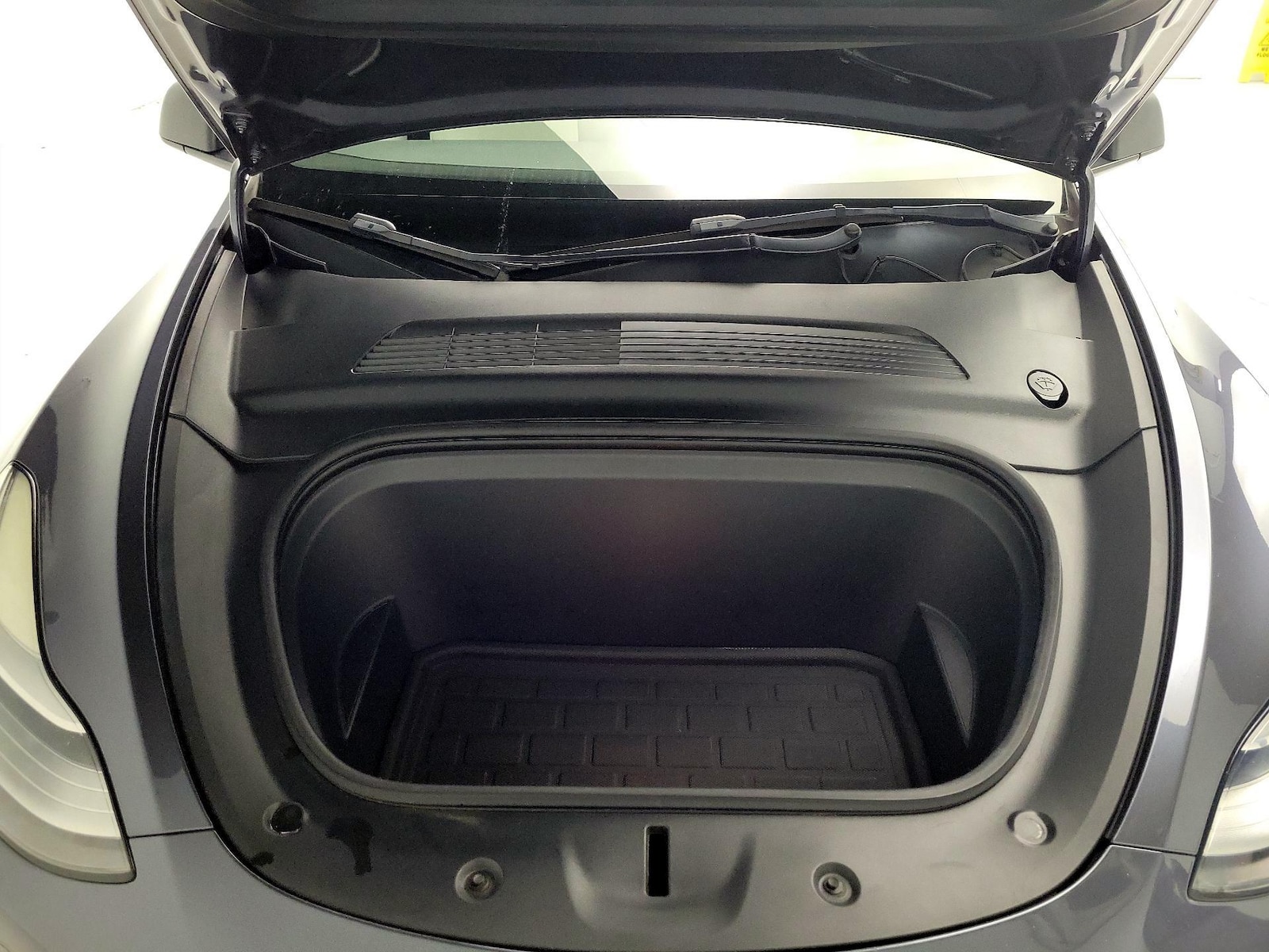 2021 Tesla Model Y Long Range - Photo 23