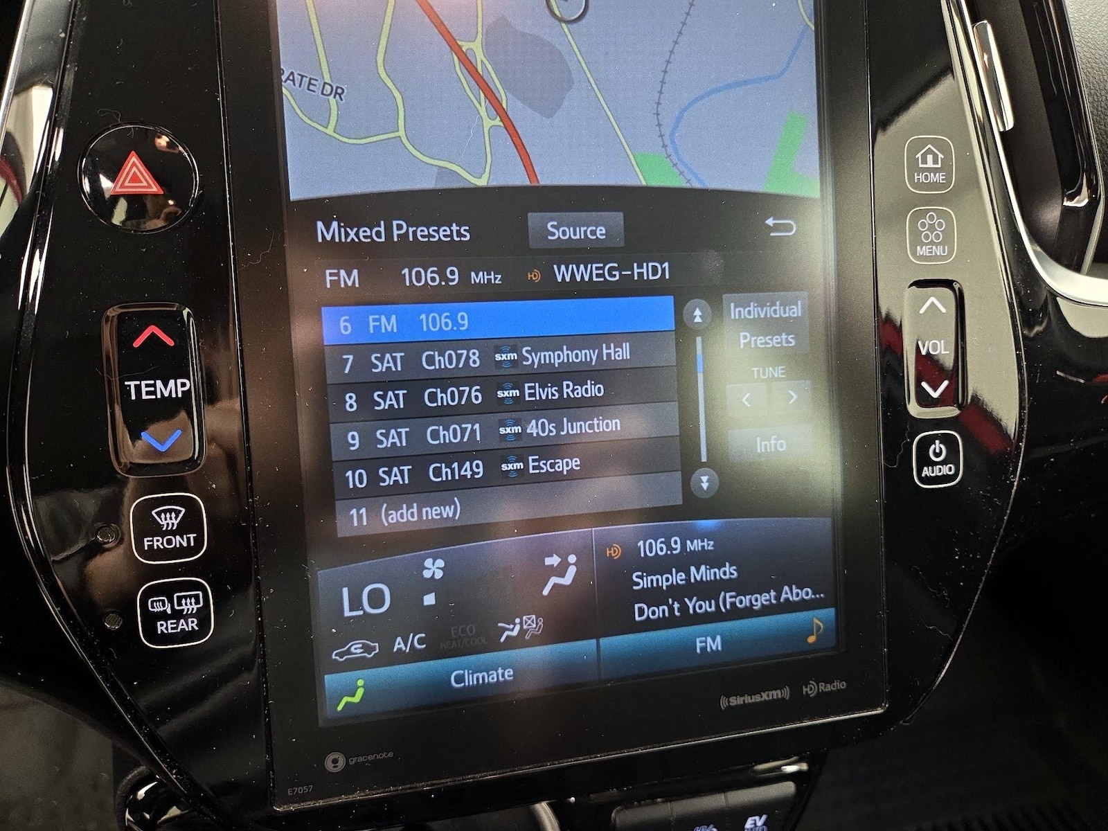 2021 Toyota Prius Prime XLE - Photo 17