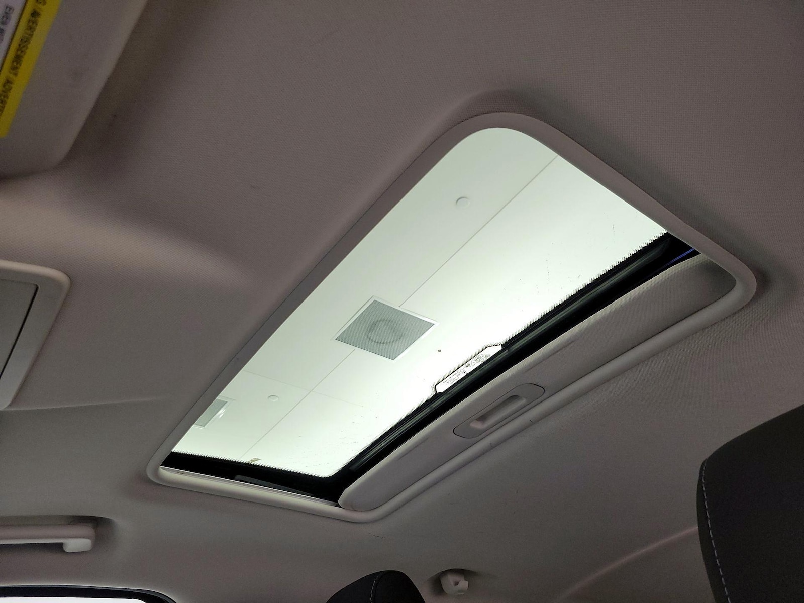 Sunroof(s) & Overhead Airbags