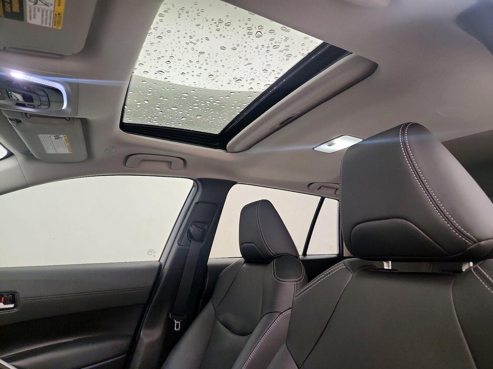 Sunroof(s) & Overhead Airbags