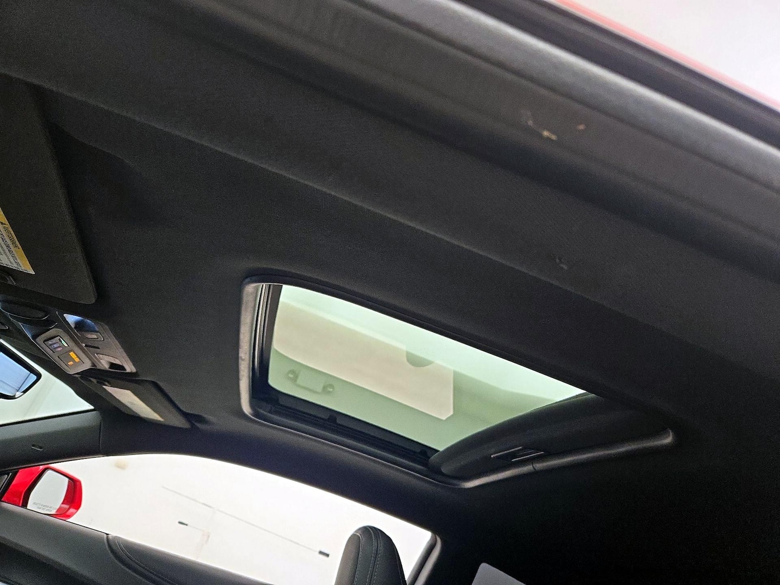 Sunroof(s) & Overhead Airbags