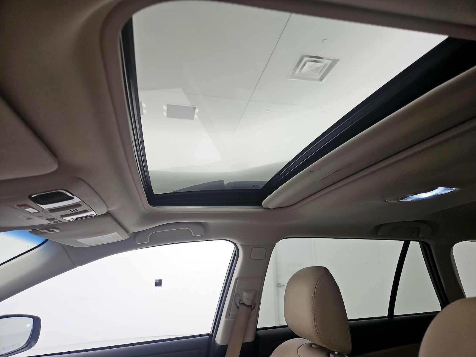 Sunroof(s) & Overhead Airbags