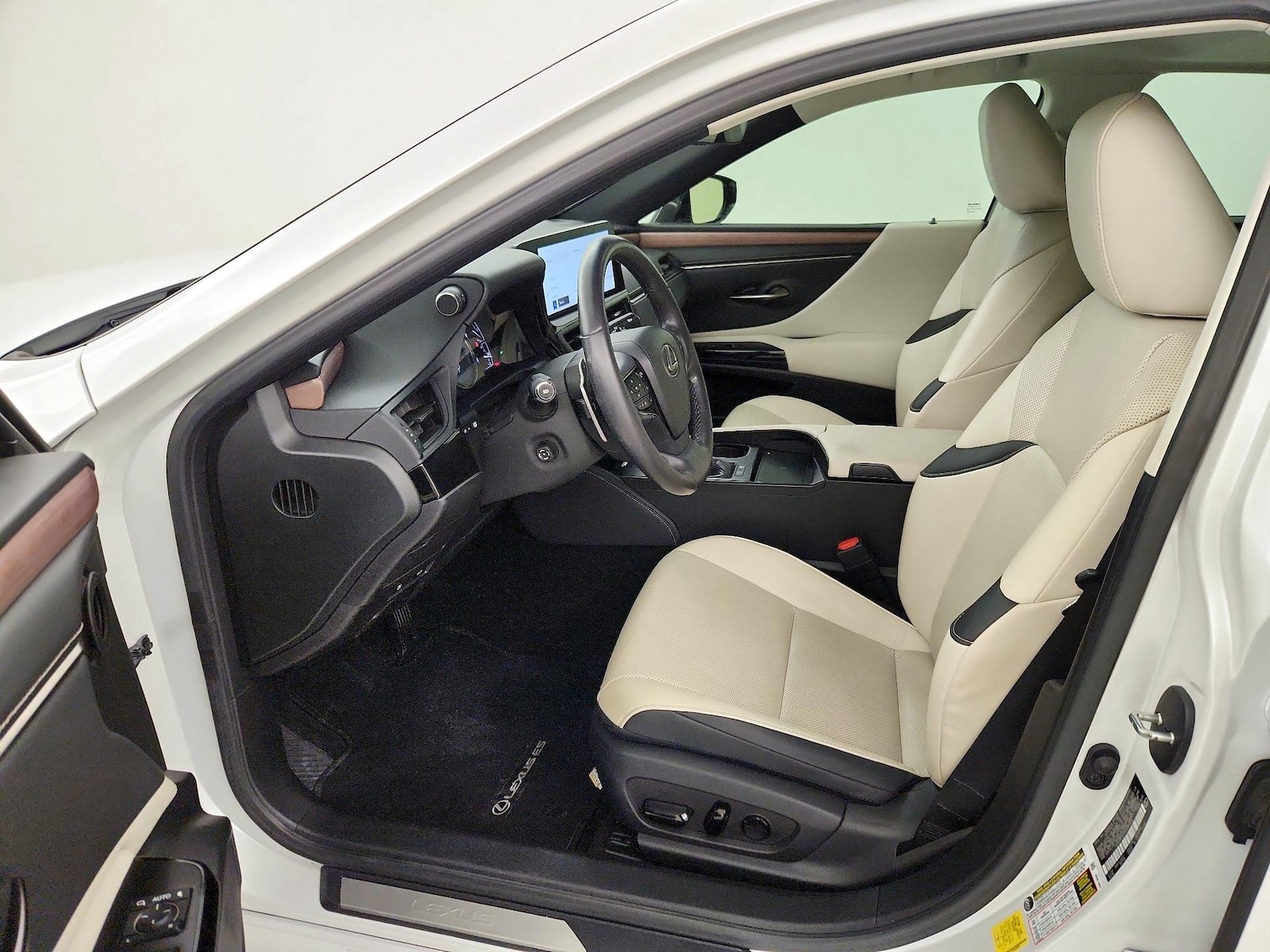 2023 Lexus ES Hybrid 300h - Photo 12