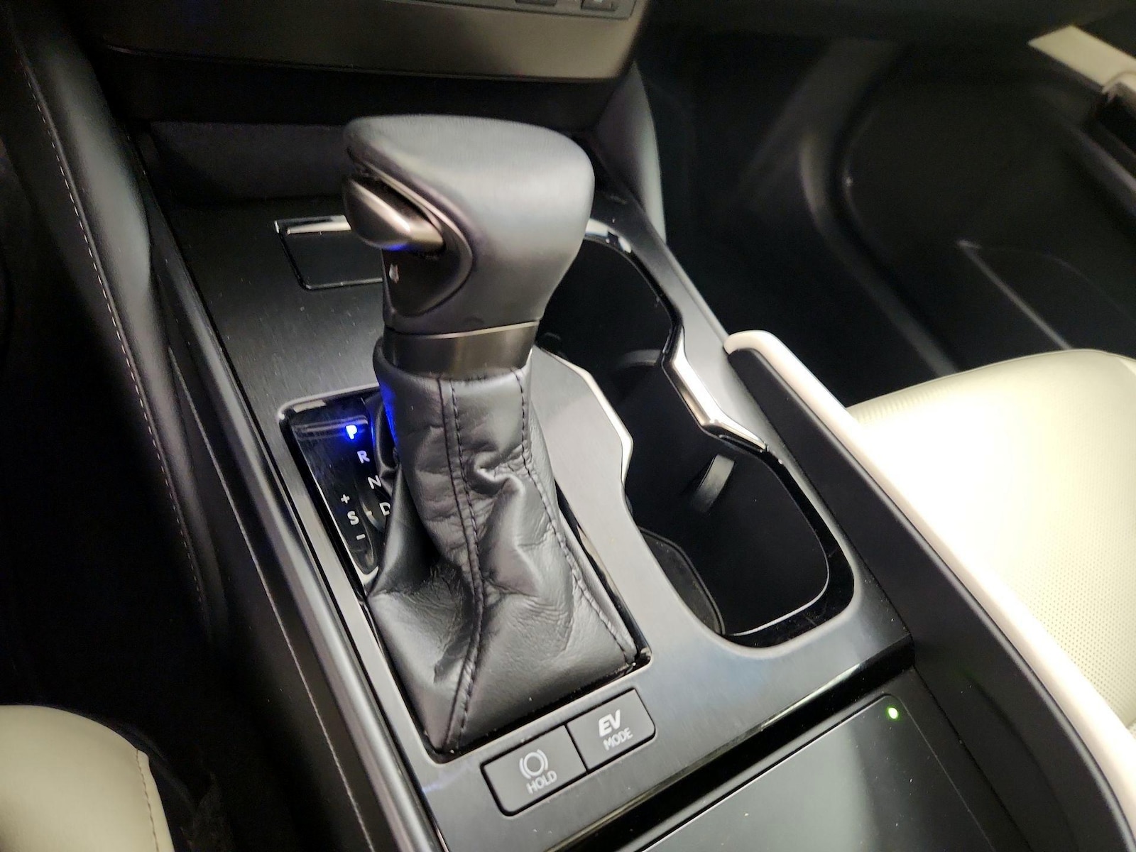 2023 Lexus ES Hybrid 300h - Photo 18