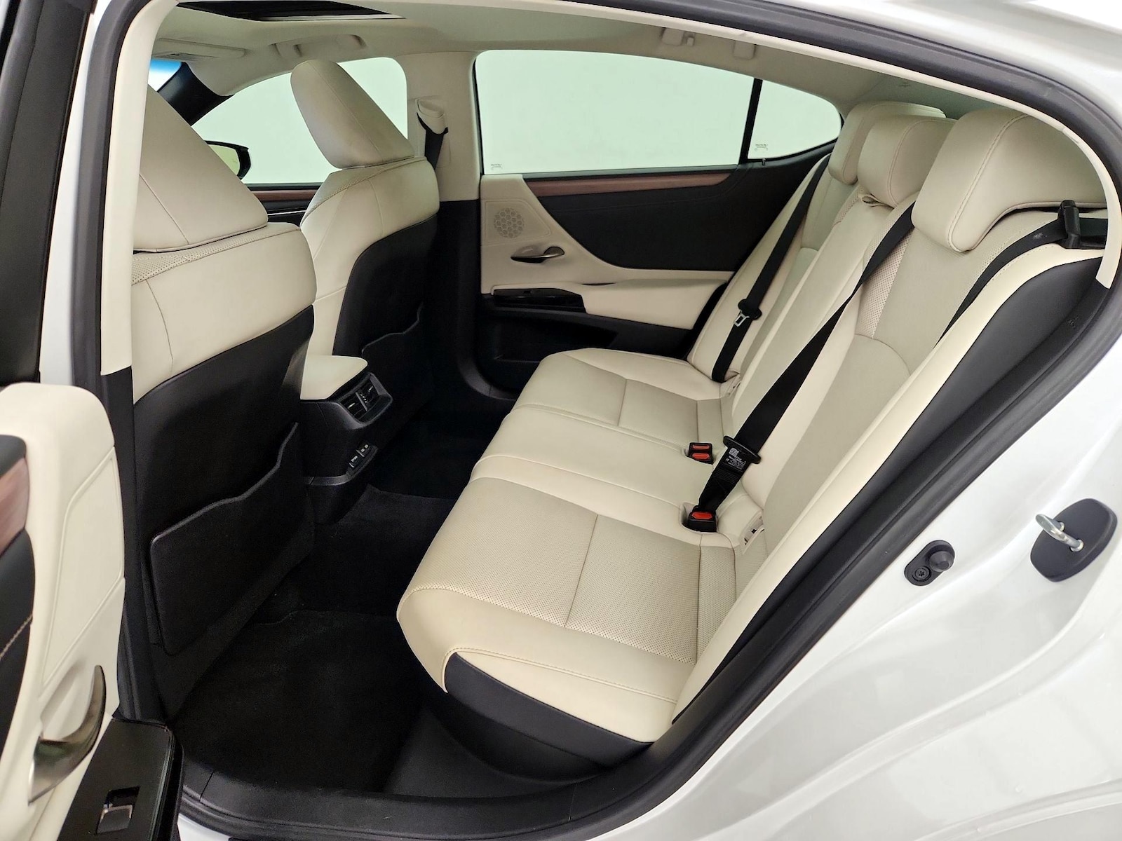 2023 Lexus ES Hybrid 300h - Photo 21