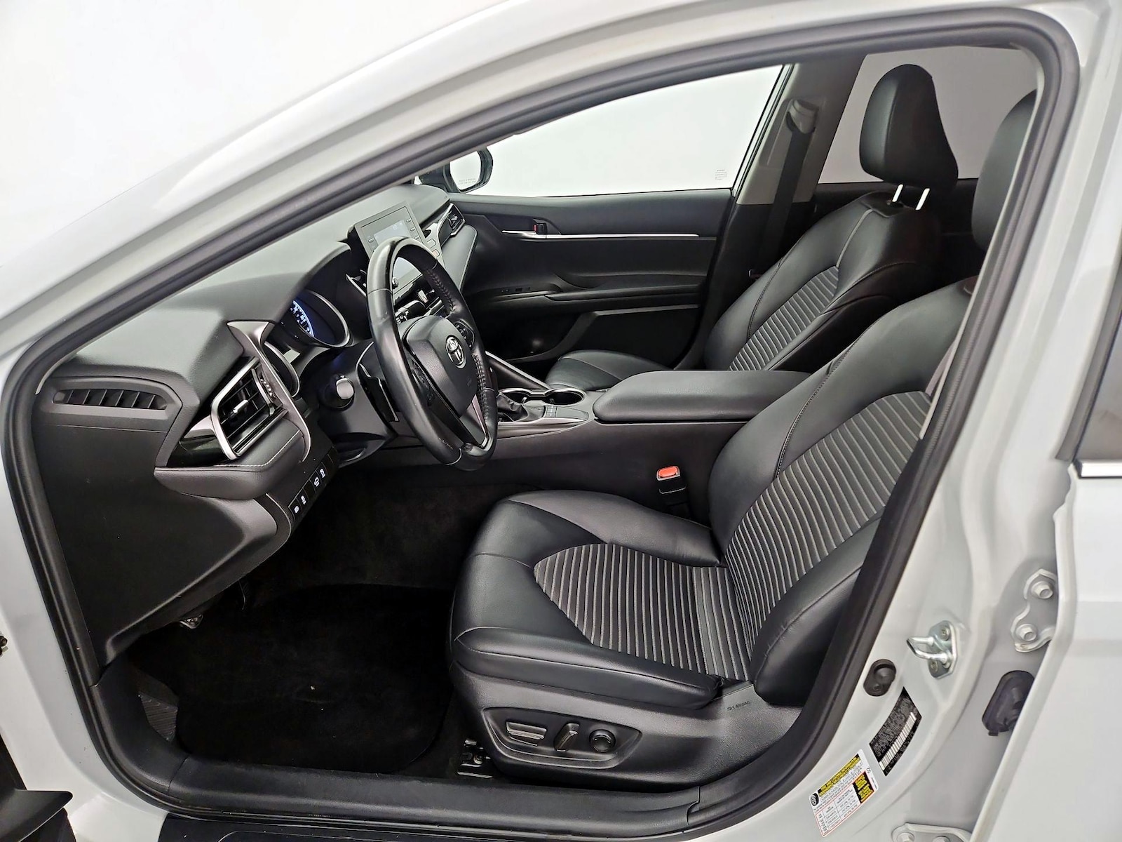 Power Seat(s) & Side Airbags
