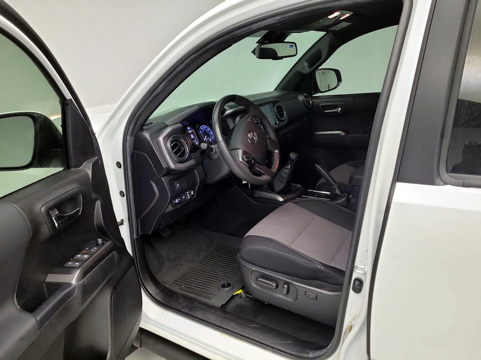 Power Seat(s) & Side Airbags