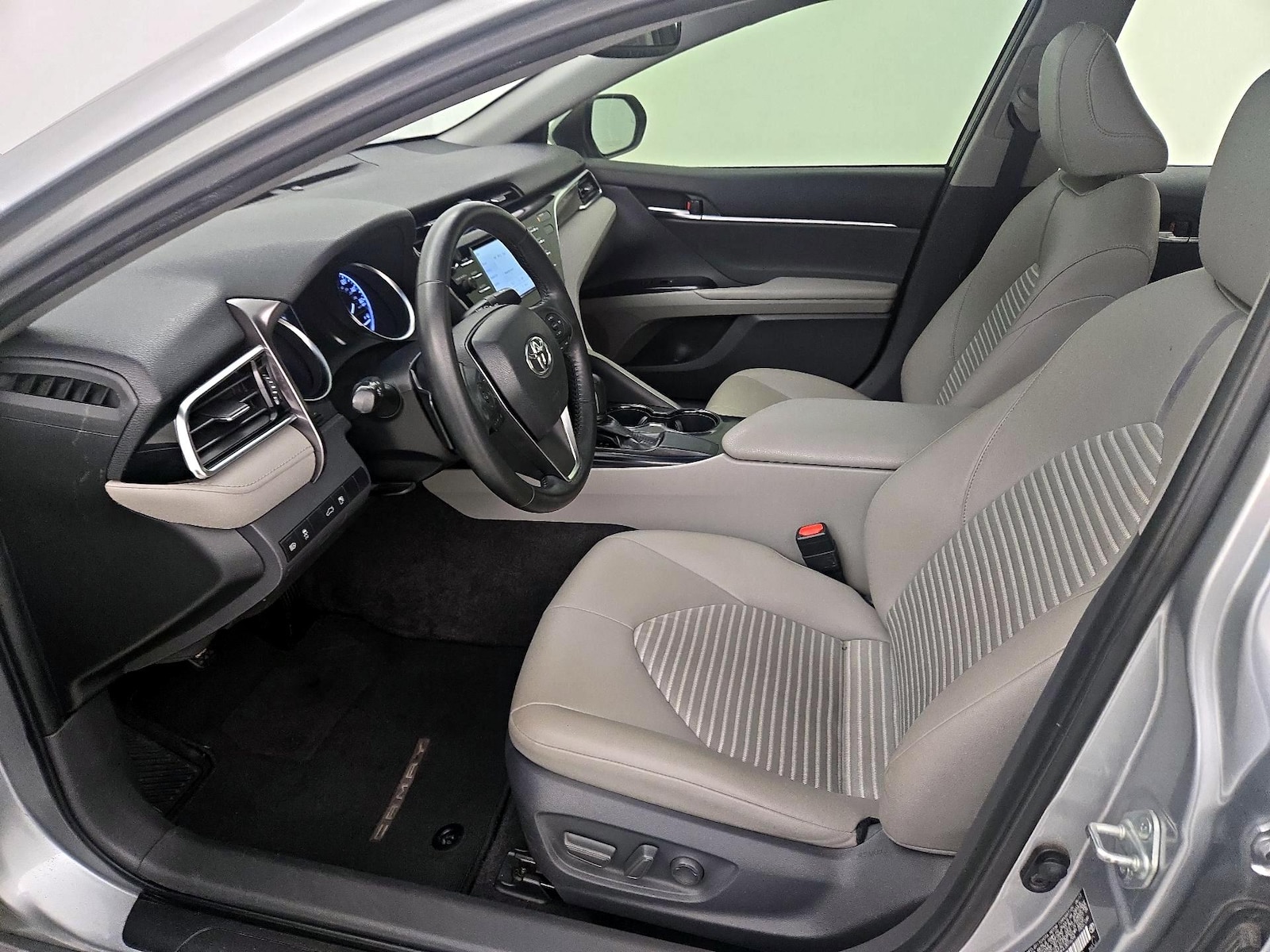 Power Seat(s) & Side Airbags