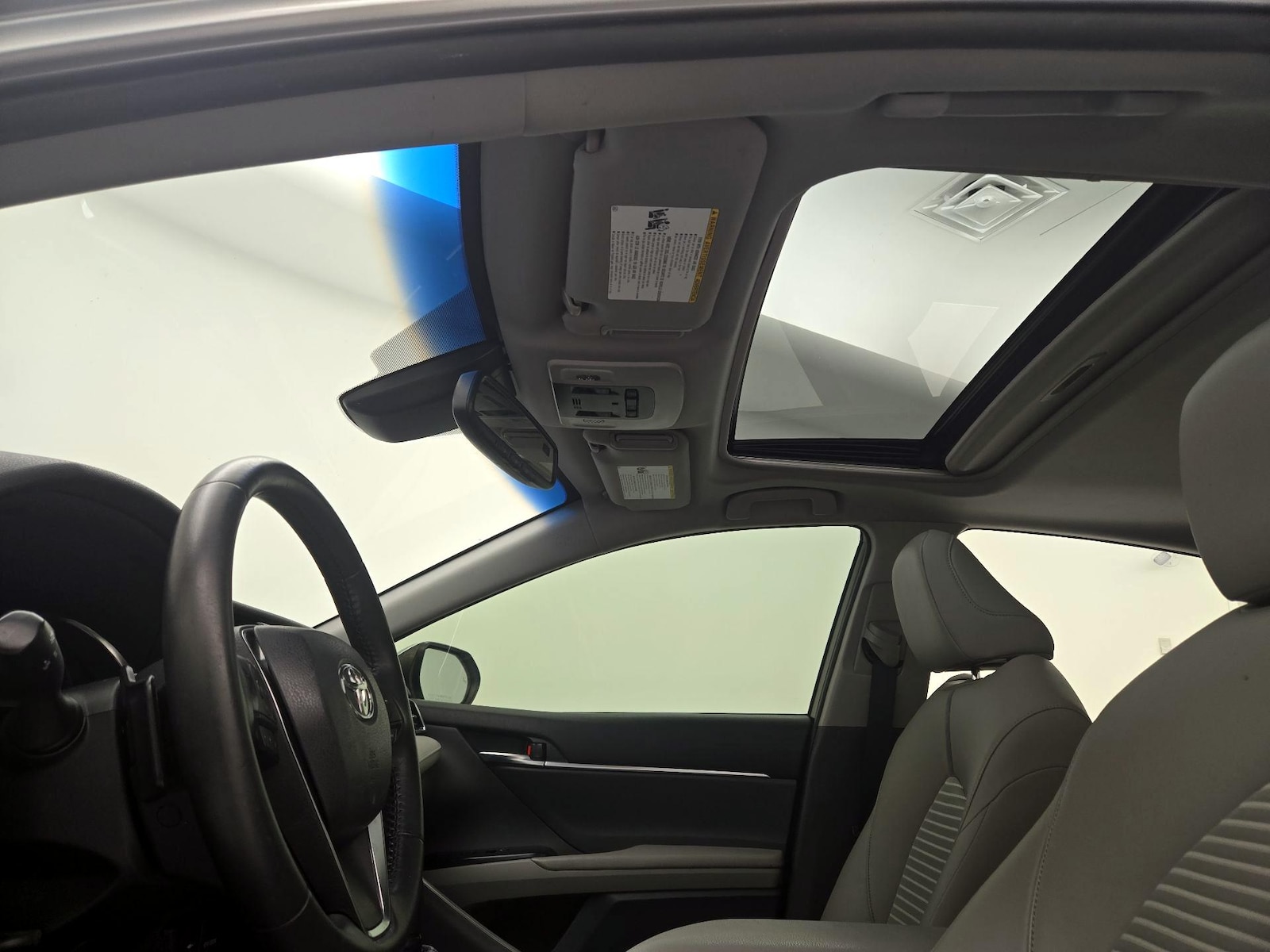 Sunroof(s) & Overhead Airbags