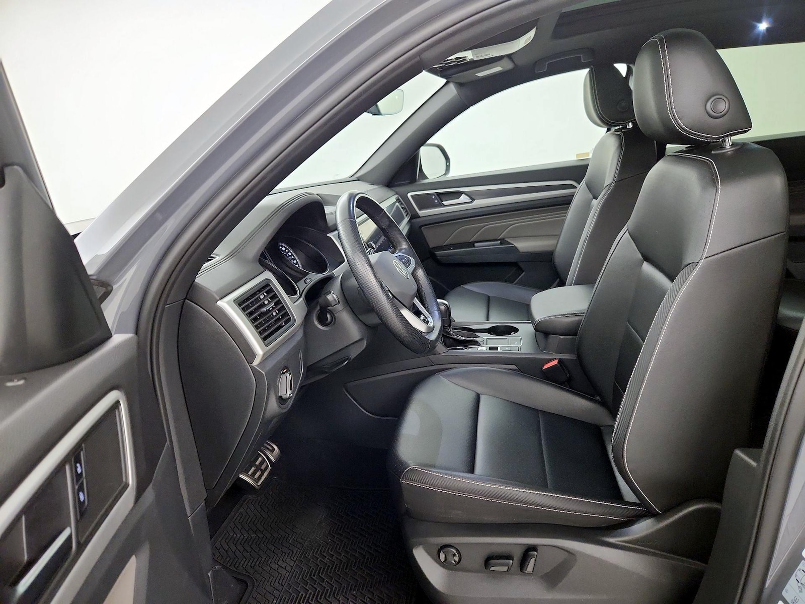 2021 Volkswagen Atlas Cross Sport SE w/Tech R-Line - Photo 12