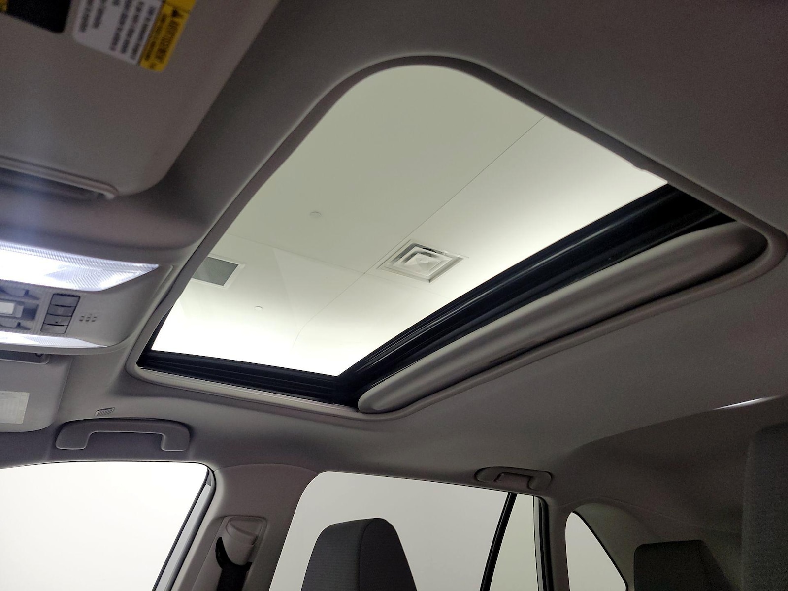 Sunroof(s) & Overhead Airbags