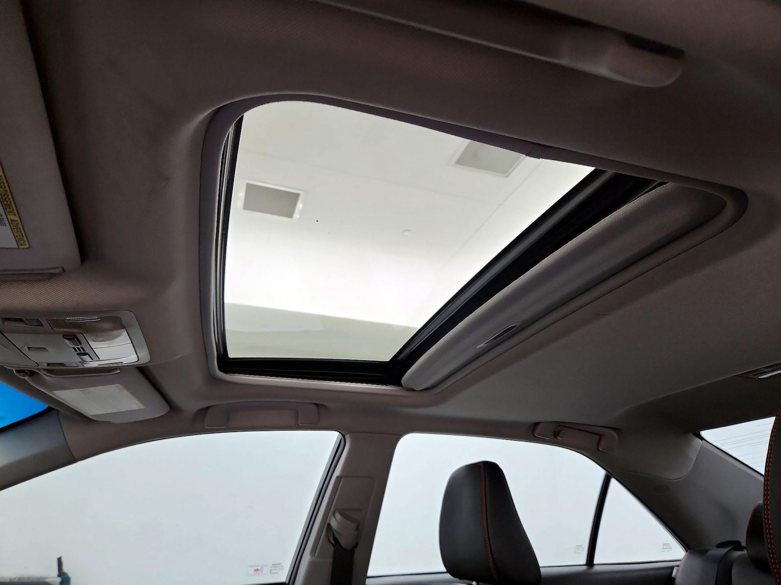Sunroof(s) & Overhead Airbags