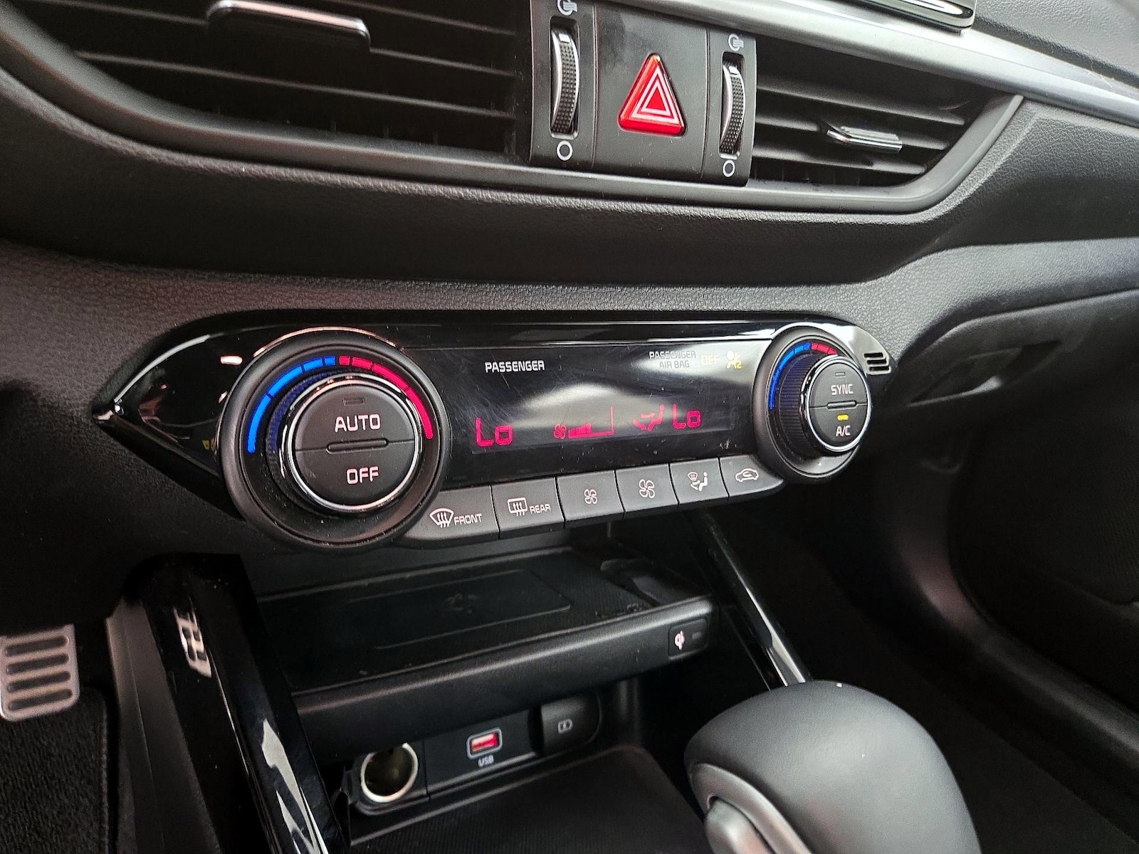 2023 Kia Forte GT - Photo 18