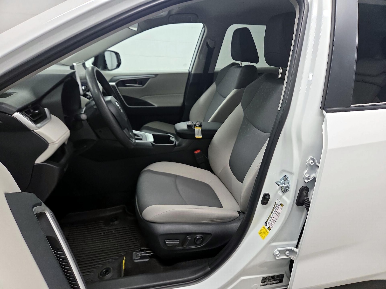 Power Seat(s) & Side Airbags