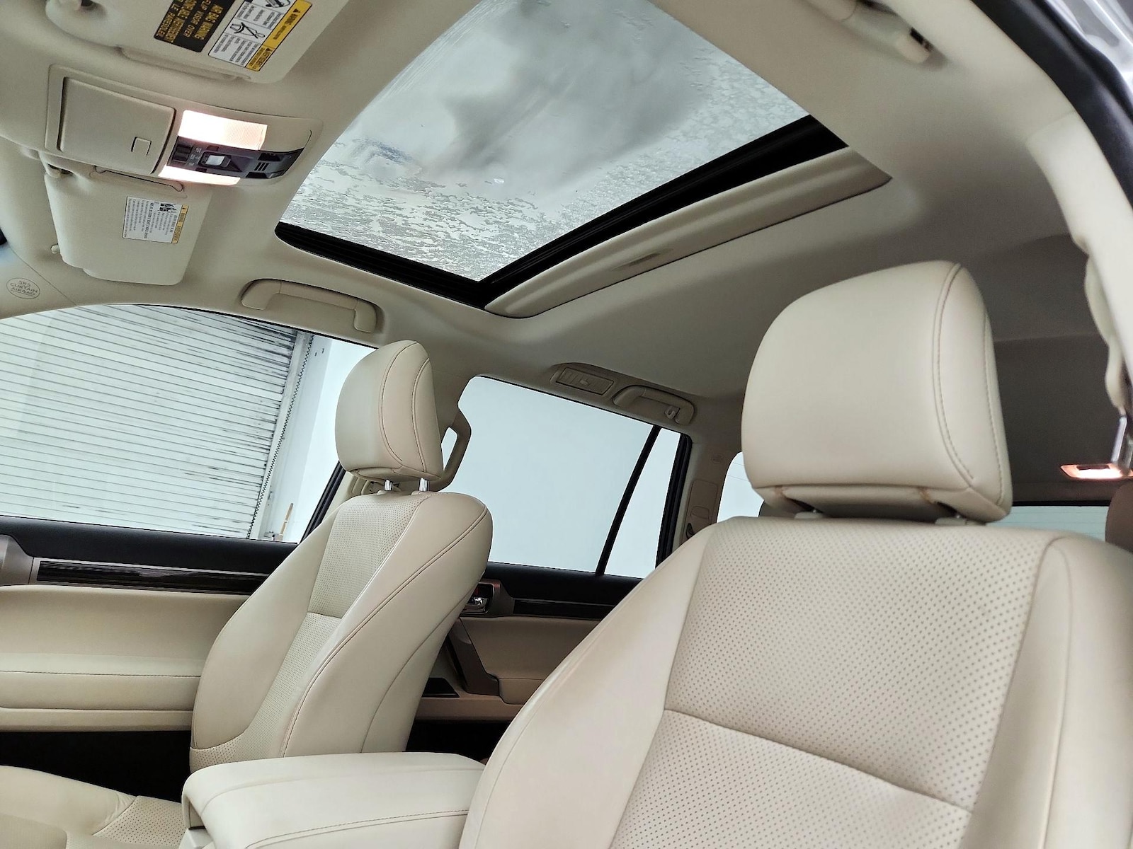 Sunroof(s) & Overhead Airbags