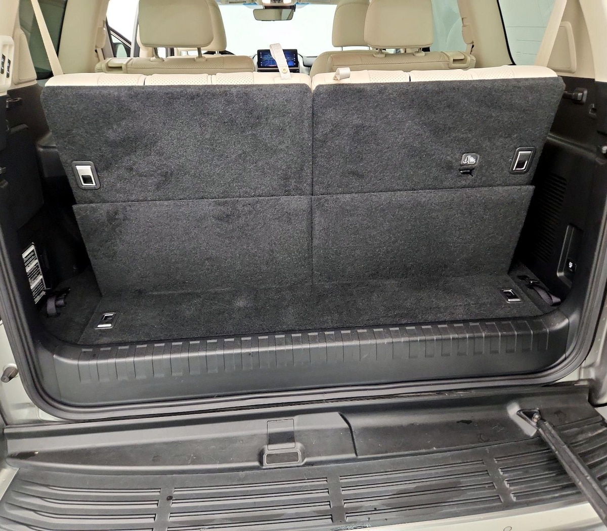 Trunk/Cargo (Seats Up)
