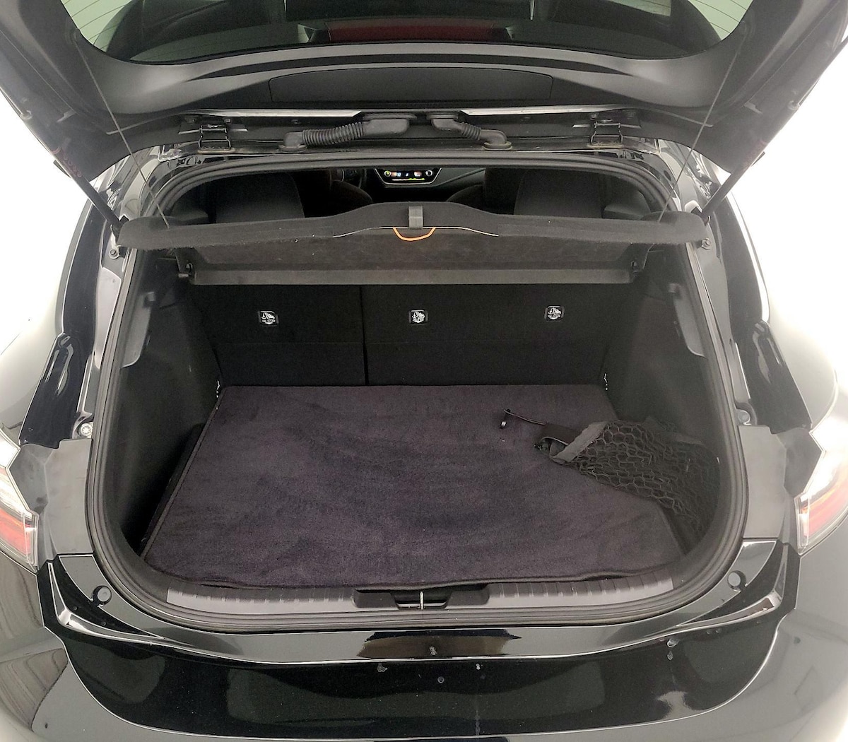 Trunk/Cargo (Seats Up)
