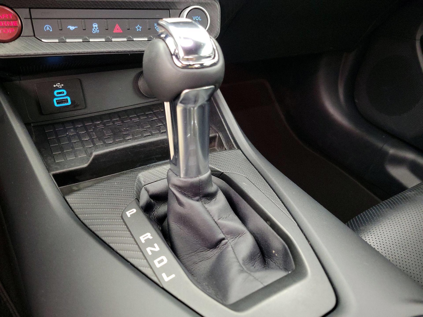 2024 Ford Mustang EcoBoost Premium - Photo 18