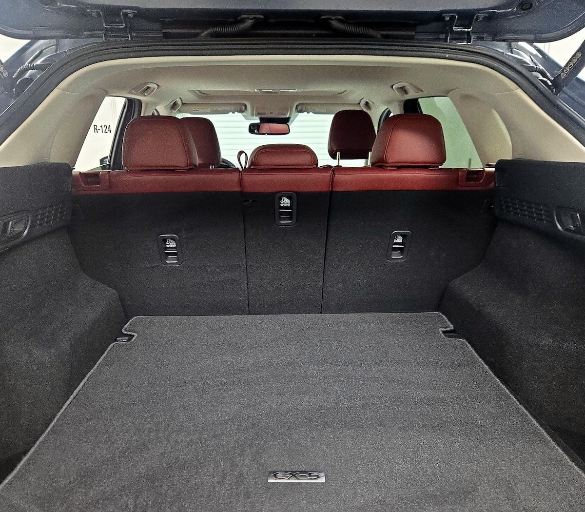 Trunk/Cargo (Seats Up)