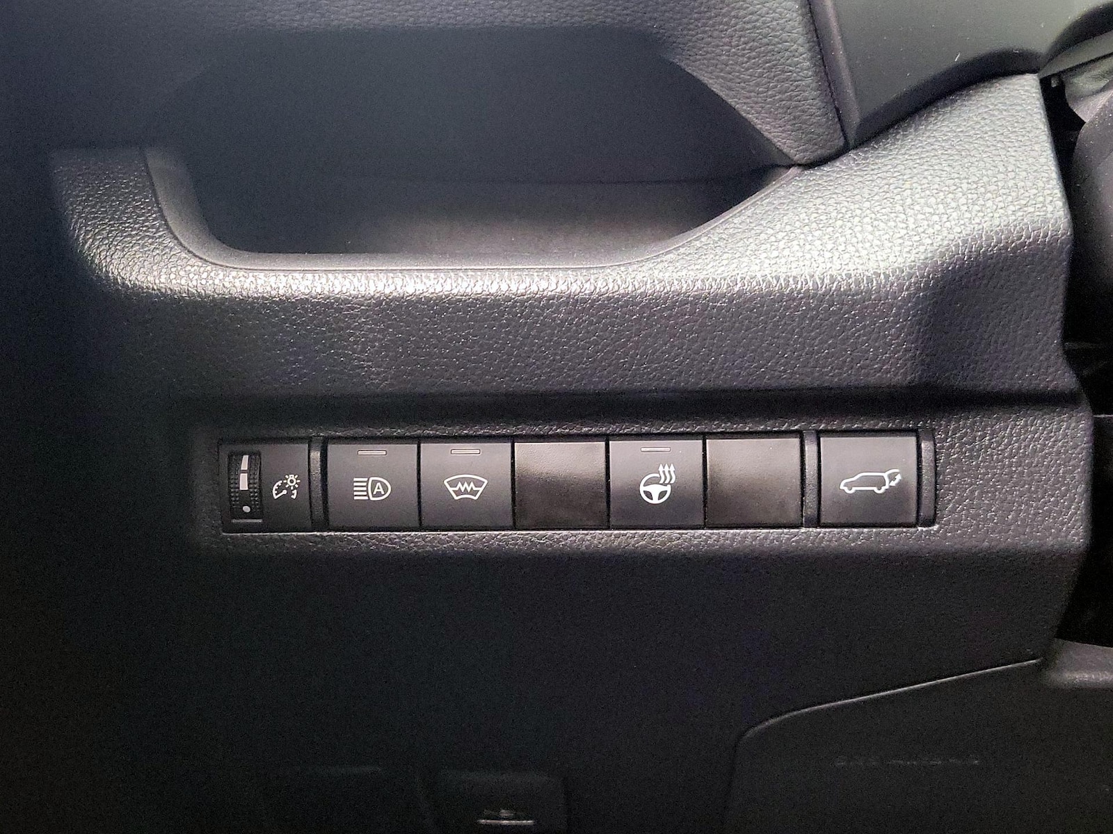 2024 Toyota RAV4 XLE Premium - Photo 14