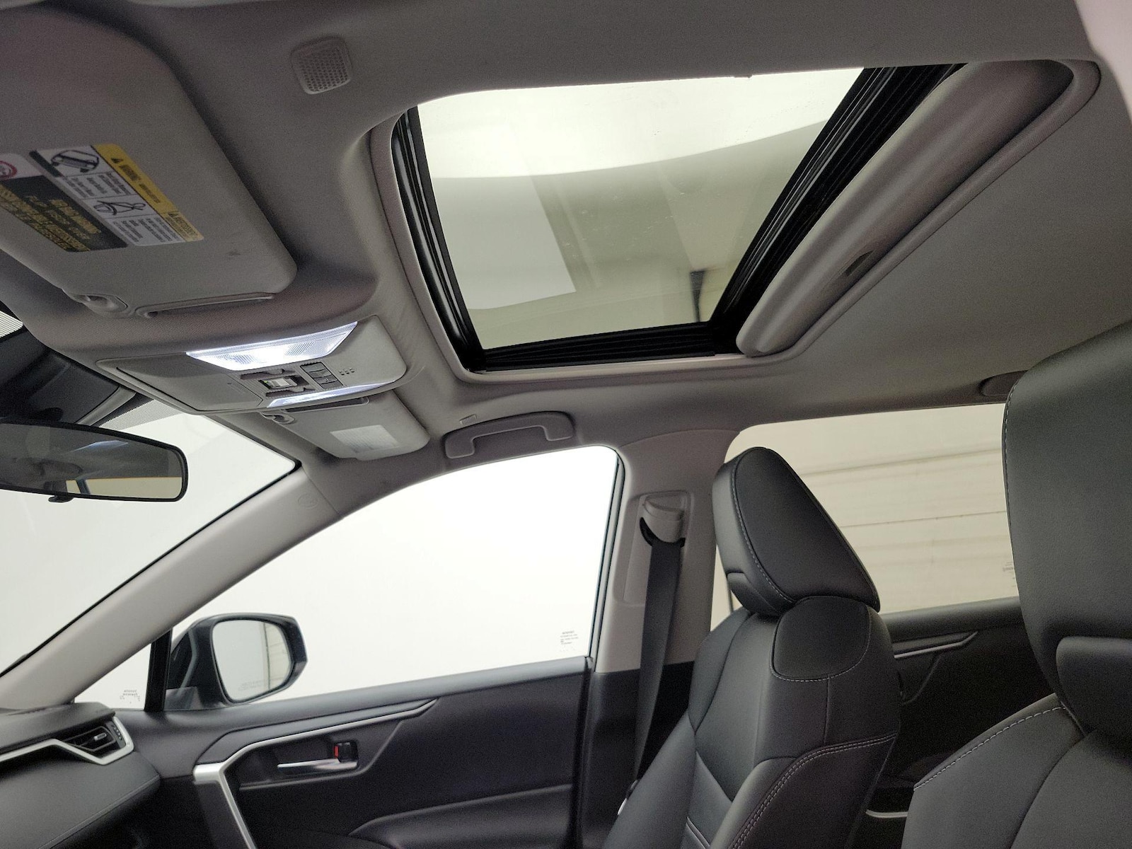 Sunroof(s) & Overhead Airbags