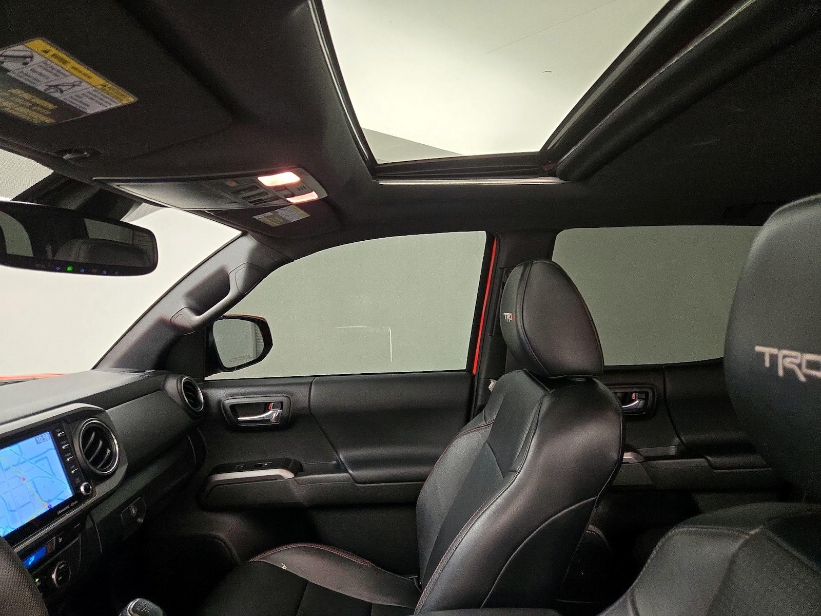 Sunroof(s) & Overhead Airbags