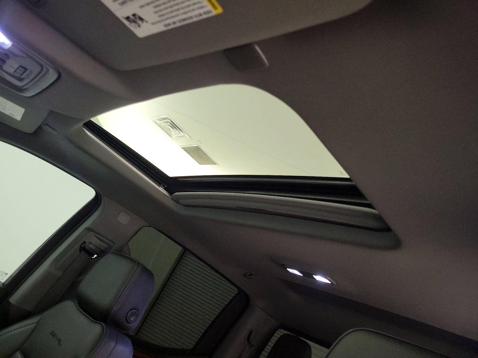 Sunroof(s) & Overhead Airbags