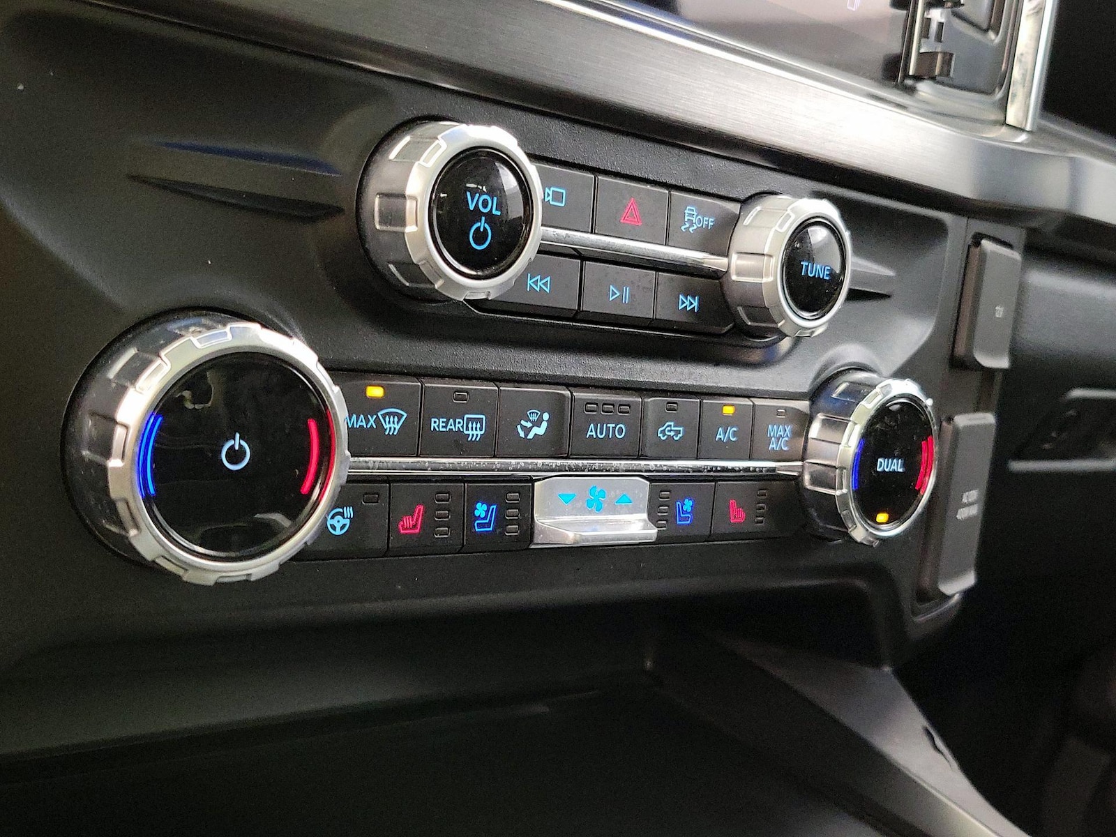 2025 Ford F-350 Super Duty Lariat - Photo 17