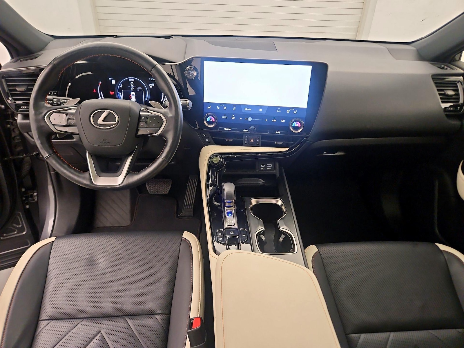 2022 Lexus NX Hybrid 350h - Photo 10