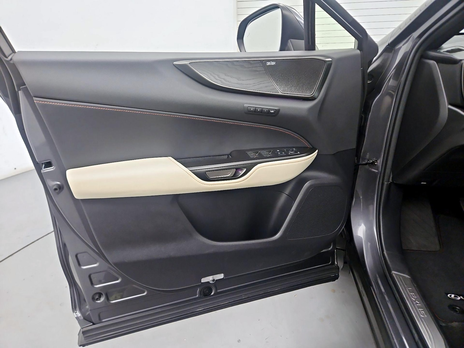 2022 Lexus NX Hybrid 350h - Photo 13