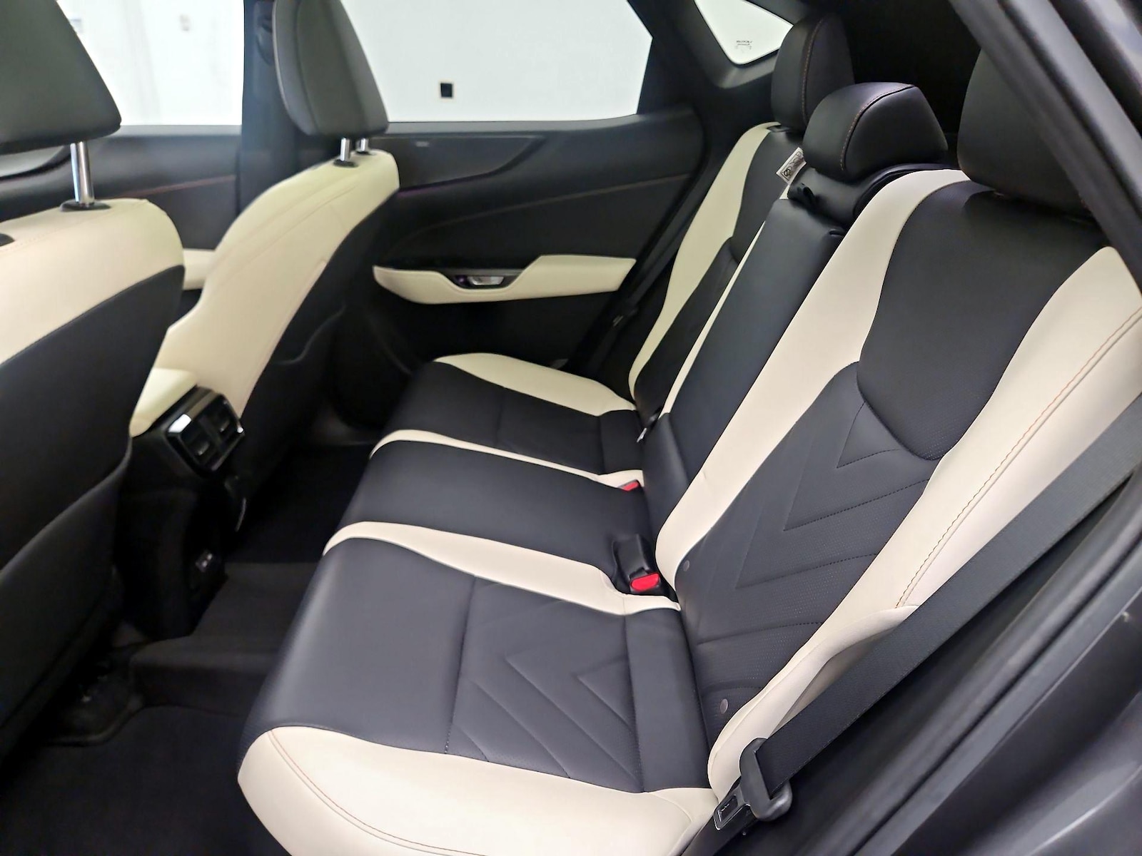 2022 Lexus NX Hybrid 350h - Photo 21